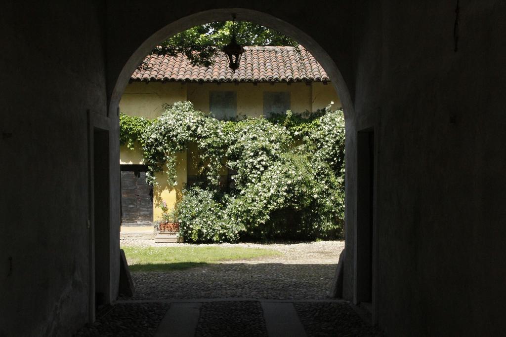 Borgo Archinto Apartment Robecco sul Naviglio Luaran gambar