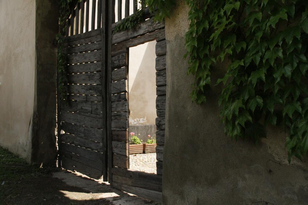 Borgo Archinto Apartment Robecco sul Naviglio Luaran gambar