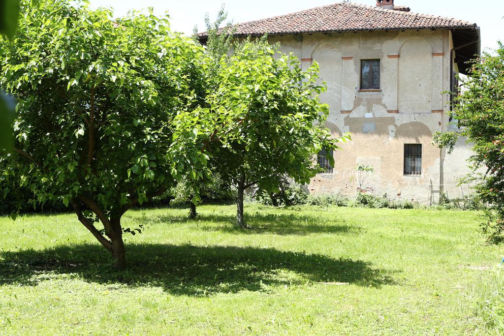 Borgo Archinto Apartment Robecco sul Naviglio Luaran gambar